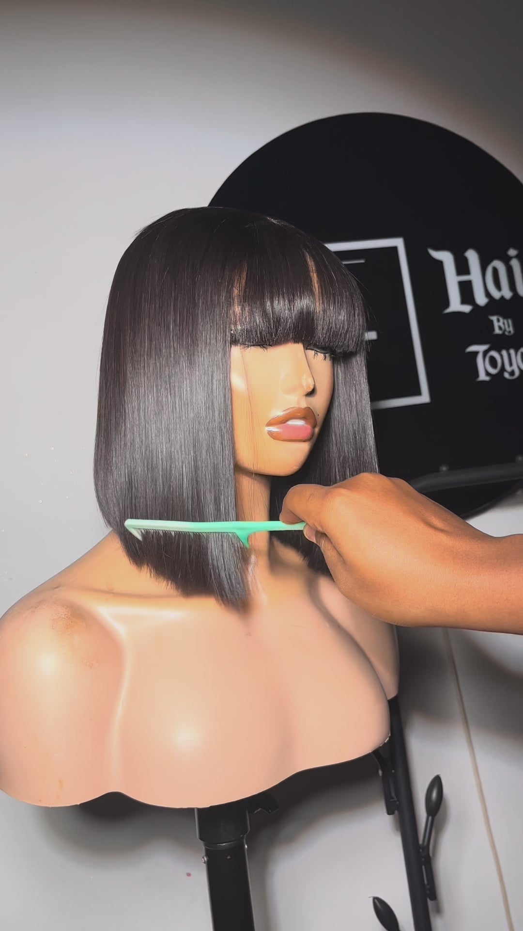 ✂️ “Silk Blunt” – Fringe Bob for the It-Girl Slay