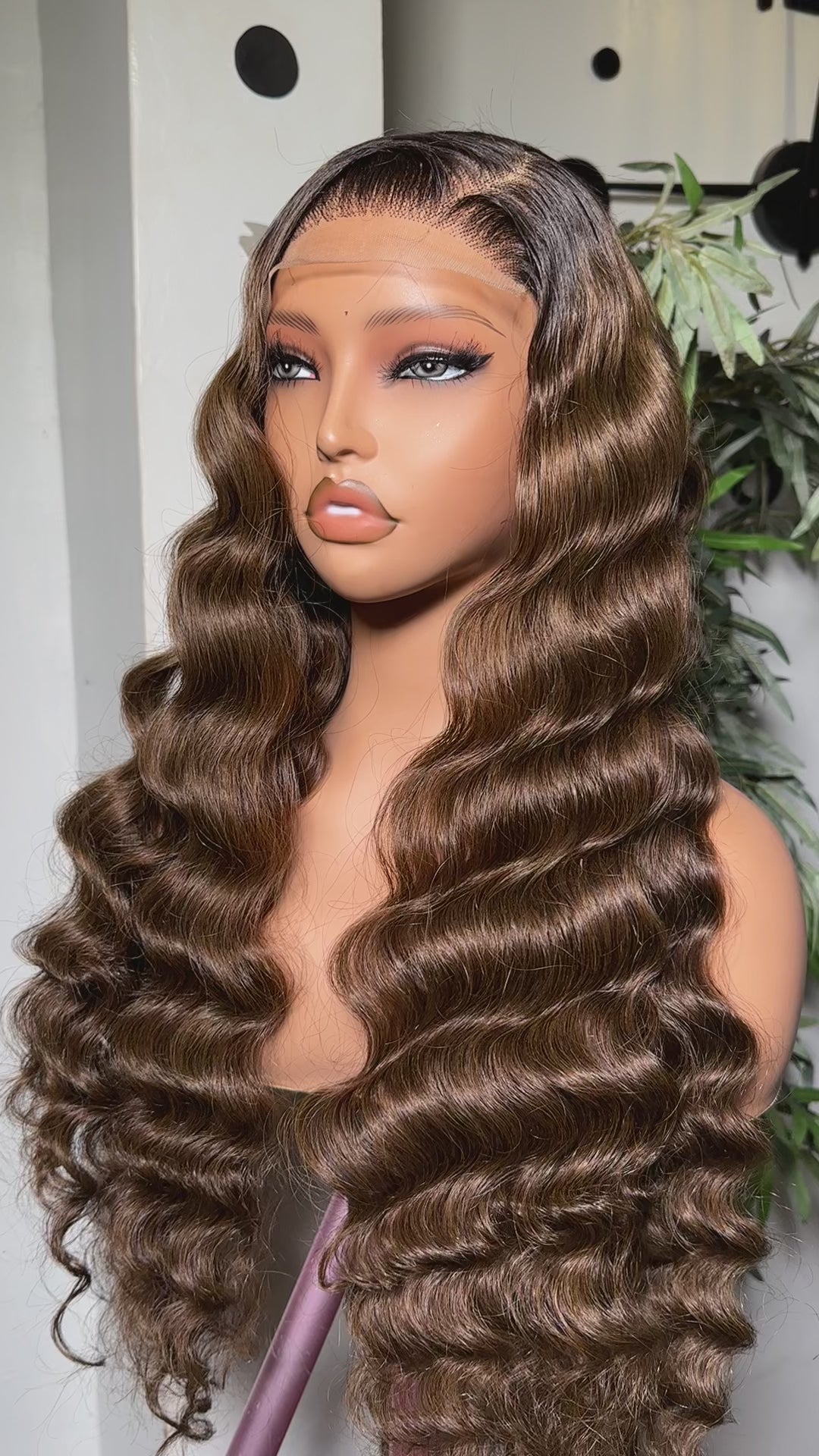 "Brown Luxe Wave – 26'' 300g Layered Elegance"